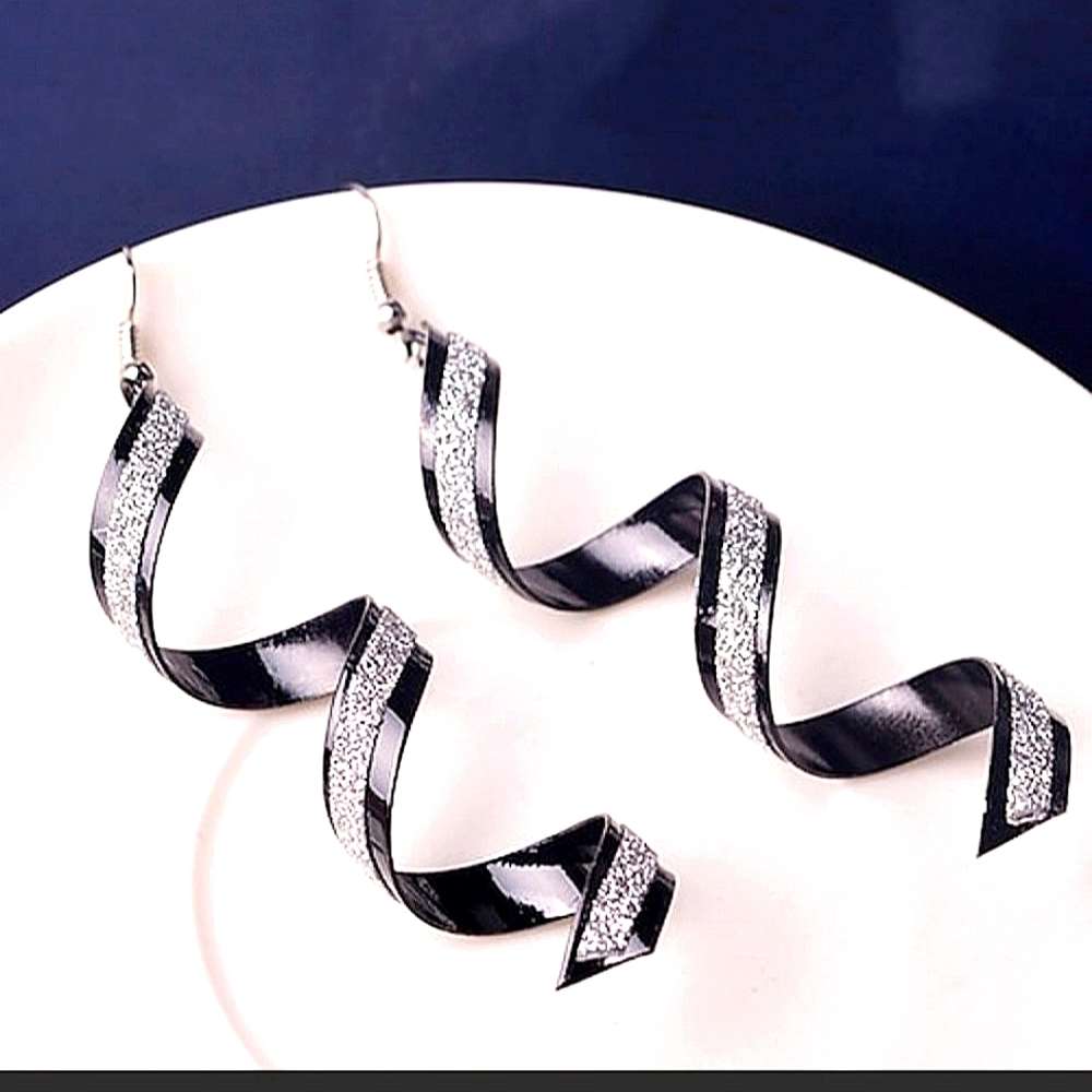 Beautiful Drop Earring.